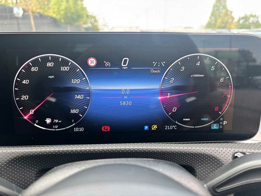 Mercedes-Benz A Class A200 Amg Line Executive Black #4