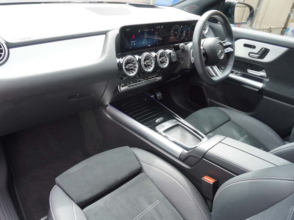 Mercedes-Benz GLA Class Gla 220D 4Matic Amg Line Premium Plus KM75UMX Grey #3