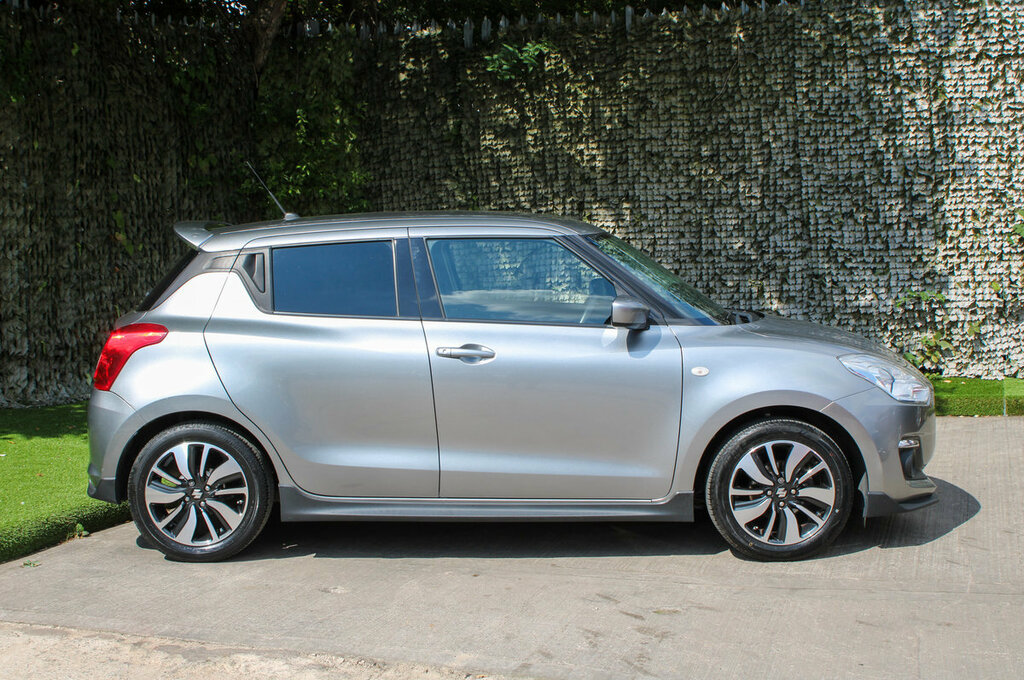 Suzuki Swift Attitude Silver #3