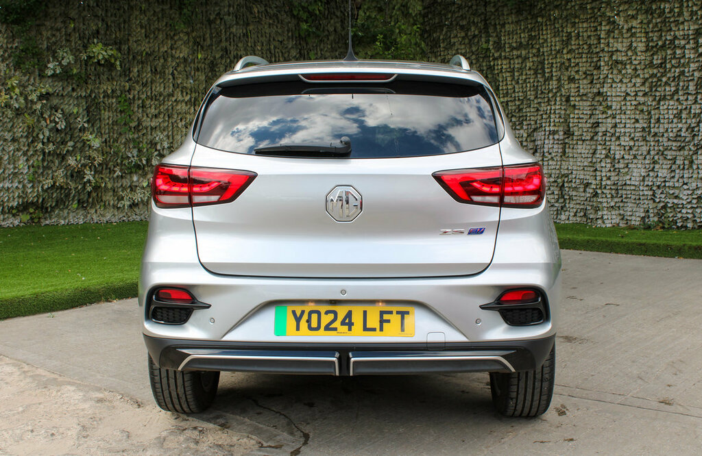 MG ZS Ev Long Range Trophy Connect YO24LFT Silver #5