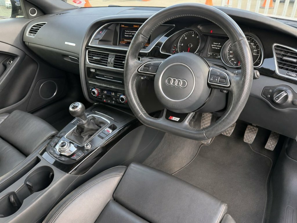 Audi A5 2L Black Edition Plus GX15VKO White #4