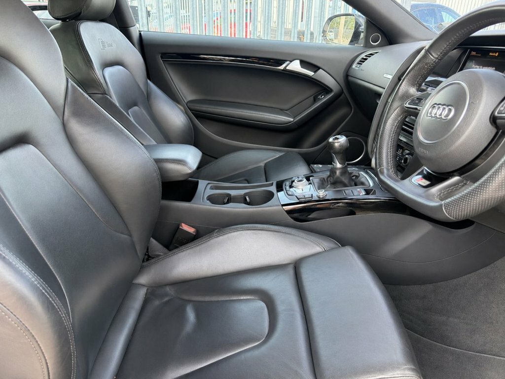 Audi A5 2L Black Edition Plus GX15VKO White #6