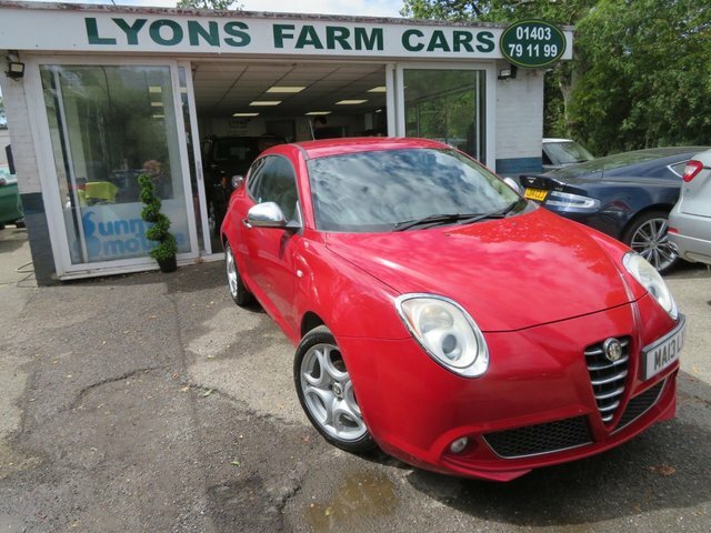 Alfa Romeo MiTo 2013 1.4 Multiair Distinctive Hatchback Red