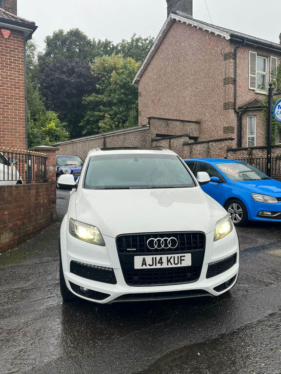 Audi Q7  Black #21