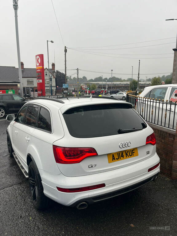 Audi Q7  Black #4