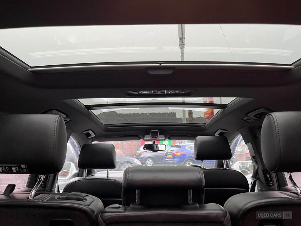 Audi Q7  Black #12