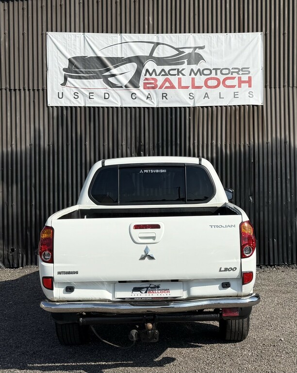 Mitsubishi L200 Pickup 2.5 Di-d Trojan 2014 White #6