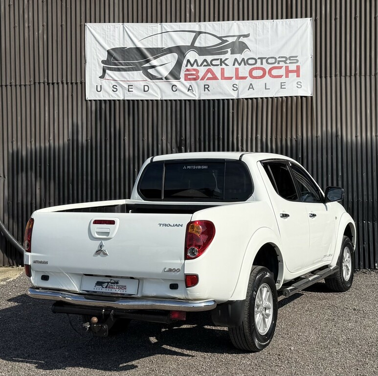 Mitsubishi L200 Pickup 2.5 Di-d Trojan 2014 White #5