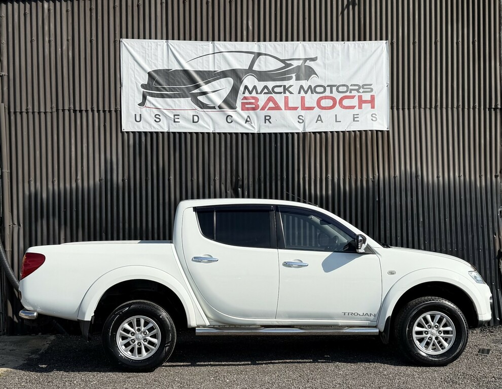 Mitsubishi L200 Pickup 2.5 Di-d Trojan 2014 White #4