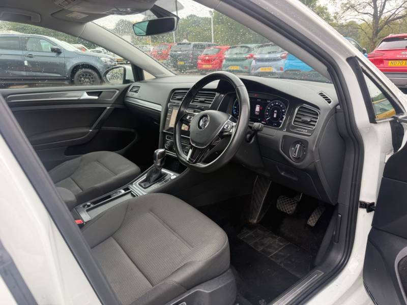 Volkswagen e-Golf 35.8Kwh E-golf - 2018 68 White #4