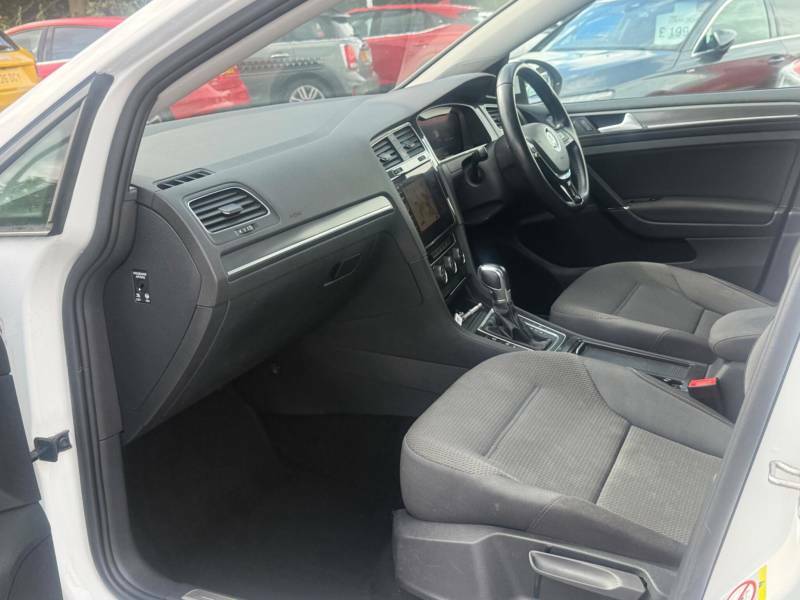 Volkswagen e-Golf 35.8Kwh E-golf - 2018 68 White #3