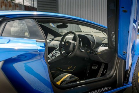 Lamborghini Aventador 6.5 V12 Lp Blue