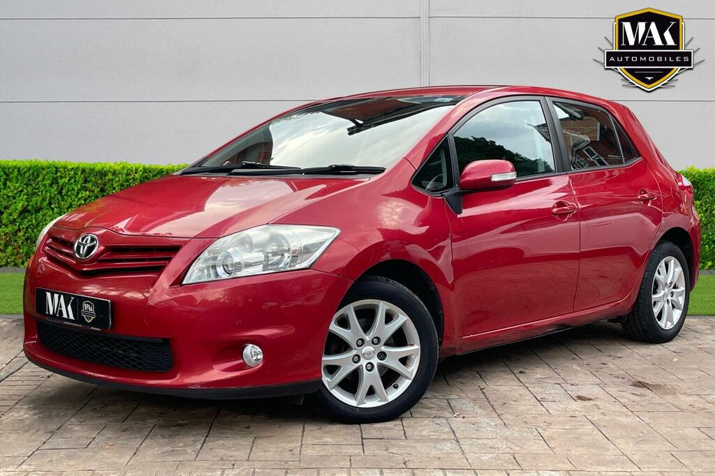 Toyota Auris Hatchback 1.6 V-matic Colour Collection Euro 5 Red