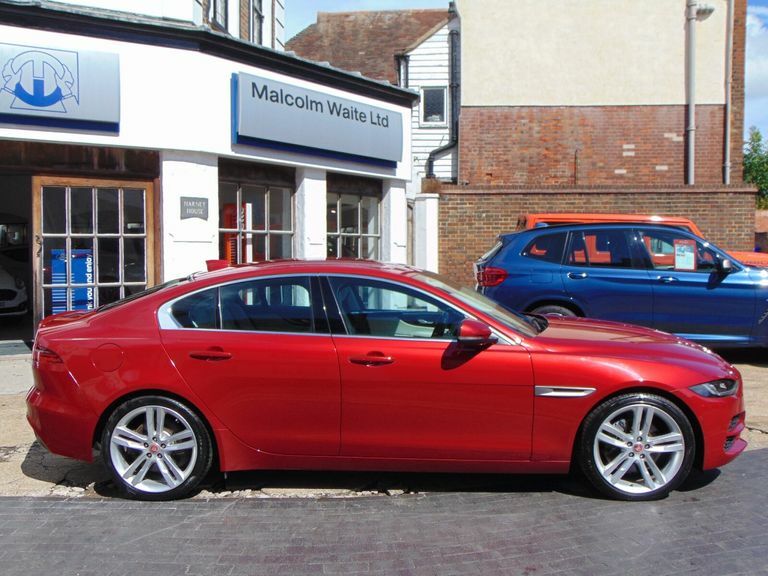 Jaguar XE 2.0 Hse EW19MGZ Red #2