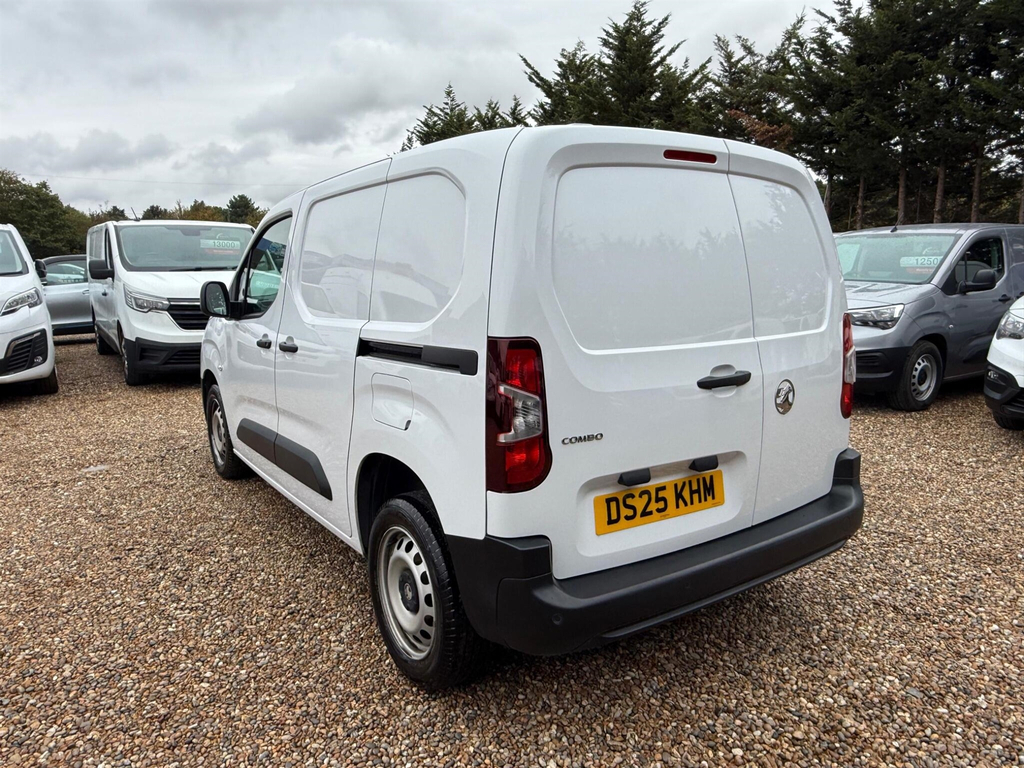 Vauxhall Combo 1.5 Turbo D 2300 Prime-plus Panel Van Swb Euro 6 DS25KHM White #3