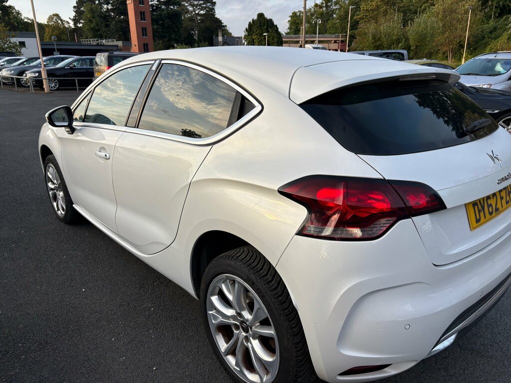 Citroen DS4 1.6 Hdi Dstyle Hatchback Euro 5 White #4
