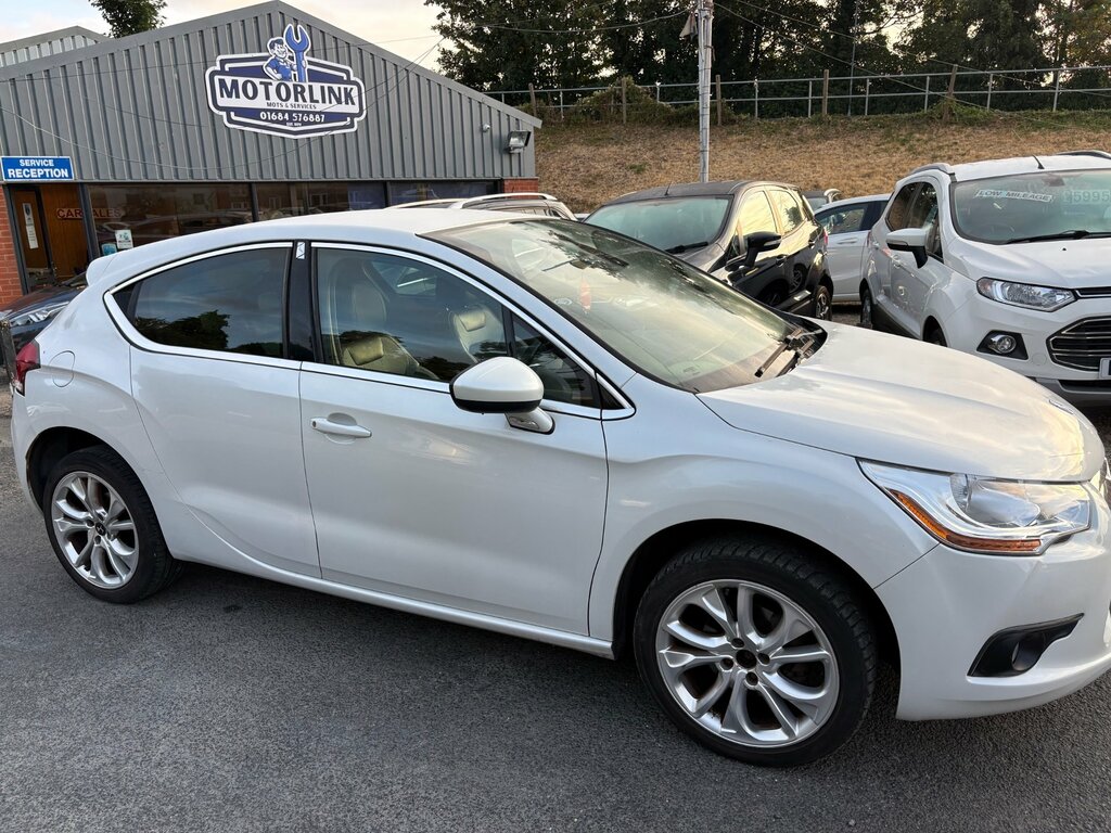 Citroen DS4 1.6 Hdi Dstyle Hatchback Euro 5 White #2
