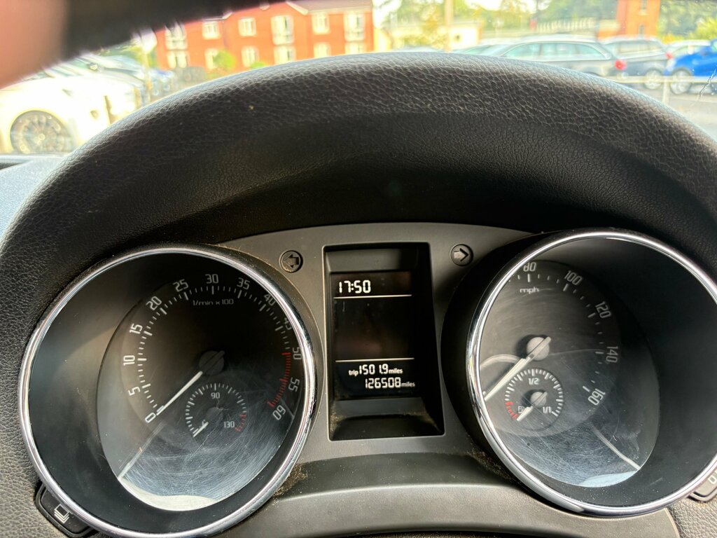 Skoda Yeti Hatchback Silver #13