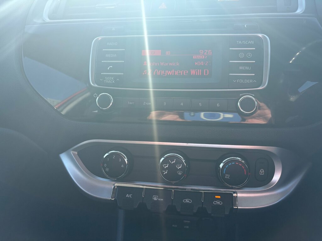 Kia RIO Hatchback Red #11