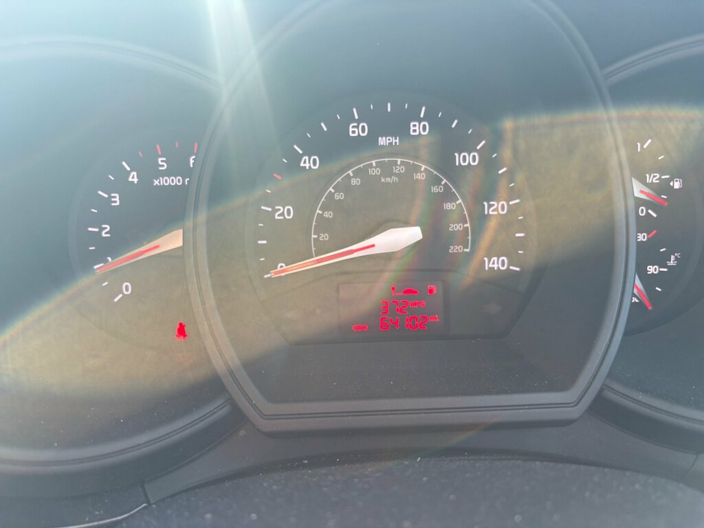 Kia RIO Hatchback Red #13