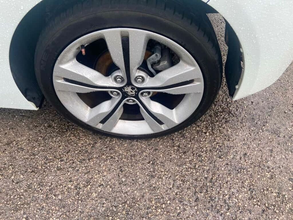Hyundai Veloster Hatchback Silver #7
