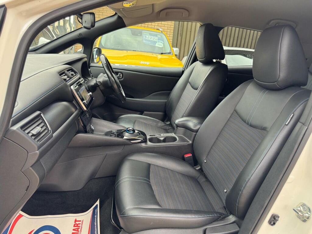 Nissan Leaf Leaf E 3.Zero Red #15