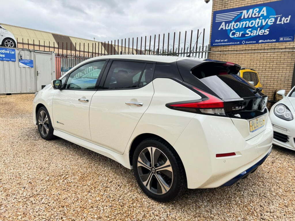 Nissan Leaf Leaf E 3.Zero Red #22