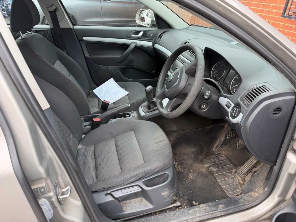 Skoda Octavia 1.4 Tsi Se Euro 5 Beige #5