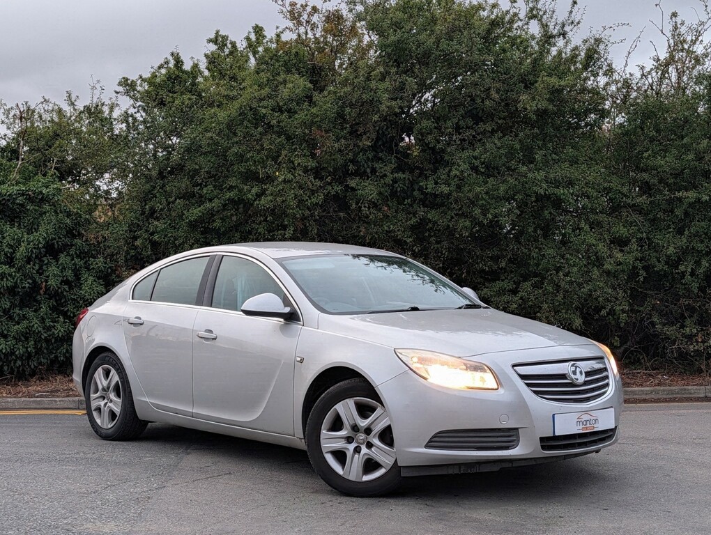 Vauxhall Insignia Saloon 2008 - 2014 Silver