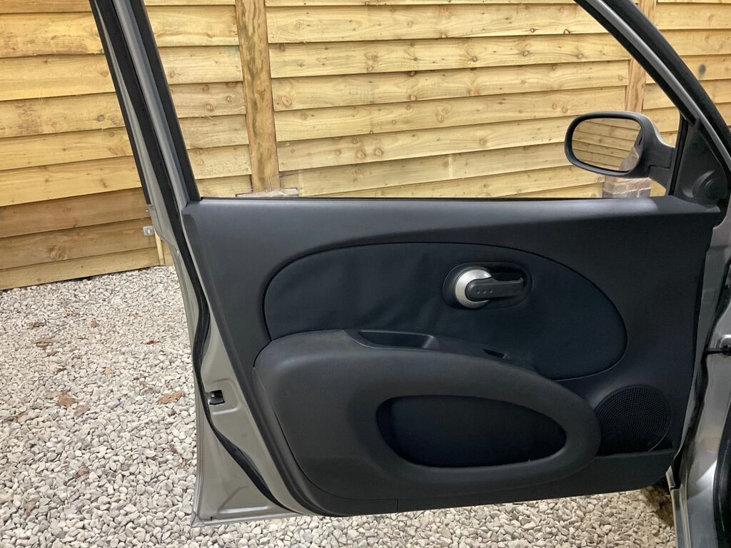 Nissan Micra N-tec.. Services  #18