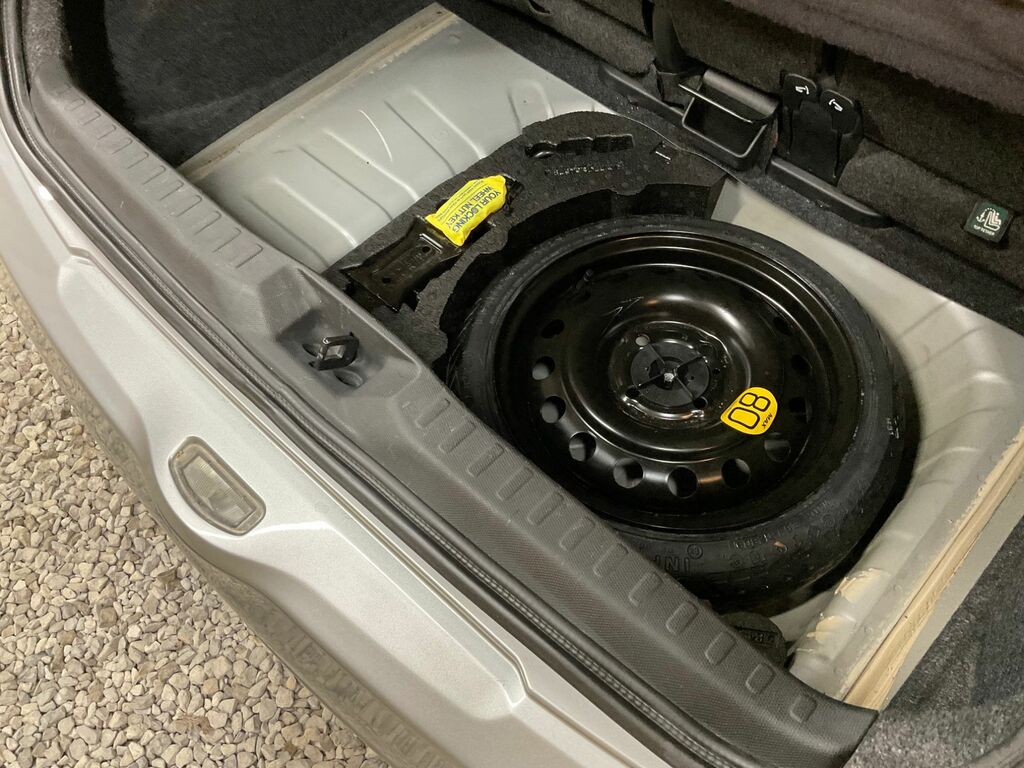 Nissan Micra N-tec.. Services  #42
