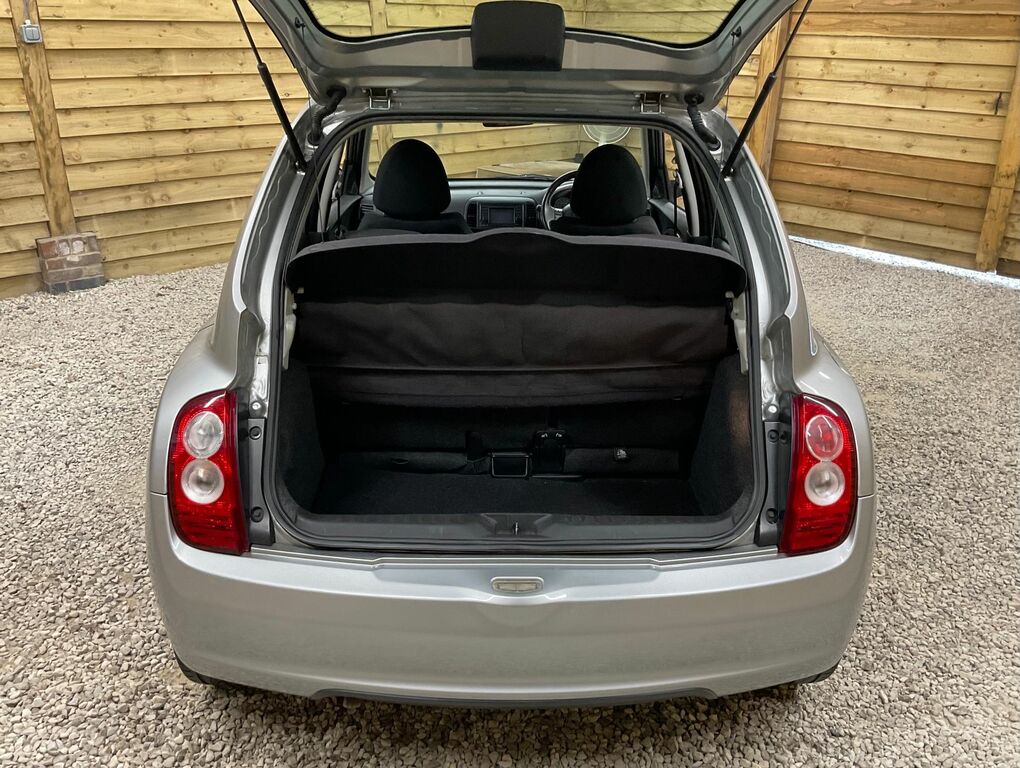 Nissan Micra N-tec.. Services  #40