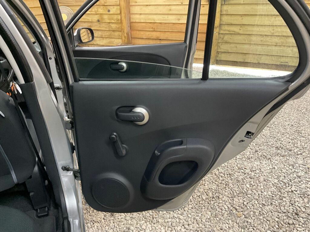 Nissan Micra N-tec.. Services  #15