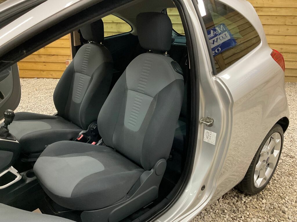 Ford KA Hatchback Silver #21
