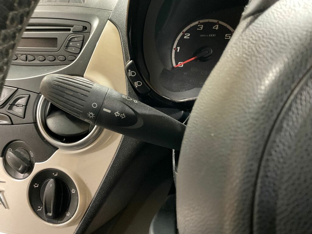 Ford KA Hatchback Silver #26