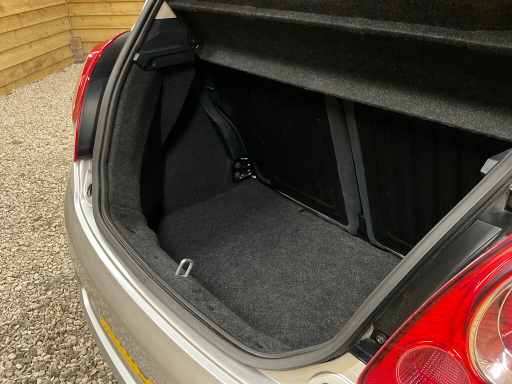 Ford KA Hatchback Silver #39