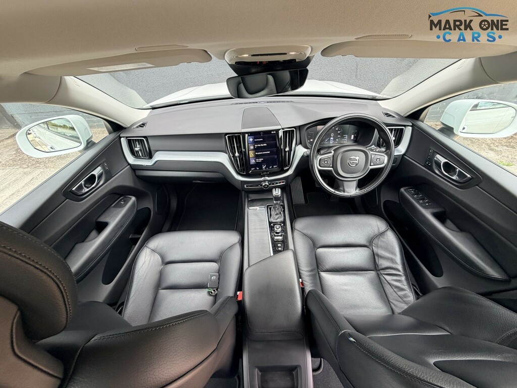 Volvo XC60 Suv 2.0 Momentum T5 Awd 201767 White #3