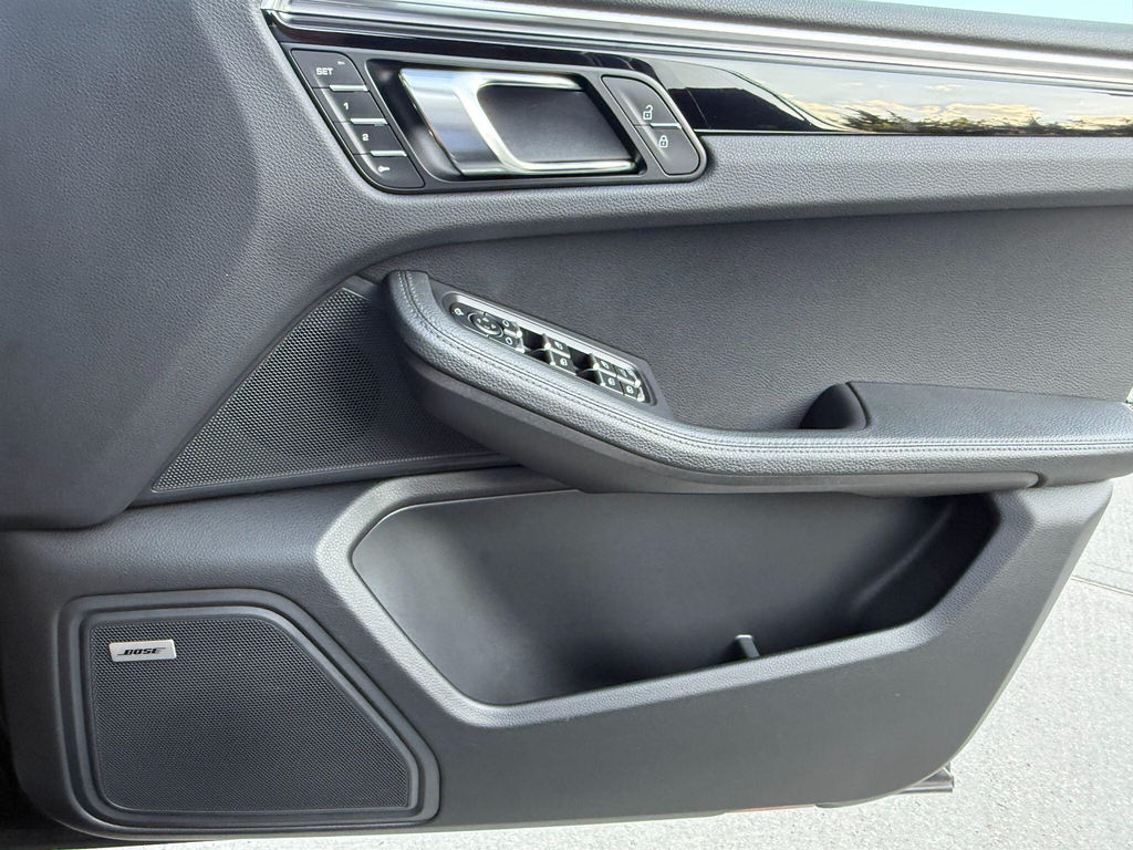Porsche Macan 5dr Pdk Grey #19