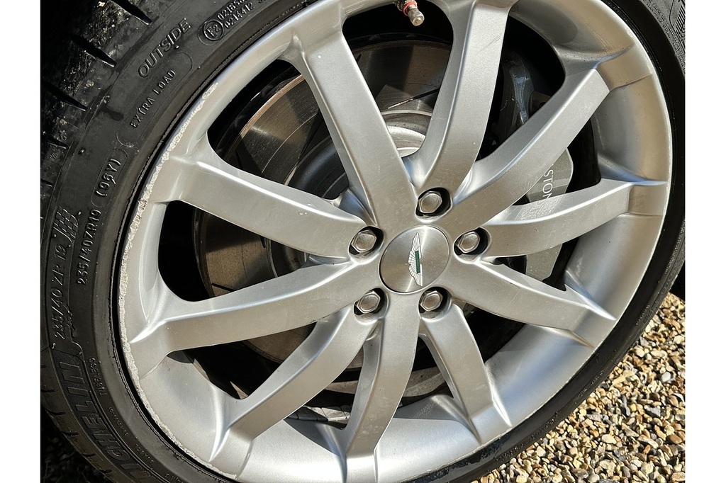 Aston Martin DB9 5.9L Null Silver #24