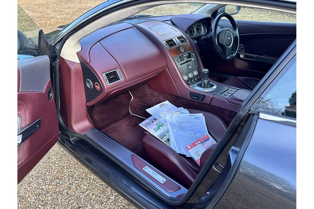 Aston Martin DB9 5.9L Null Silver #22