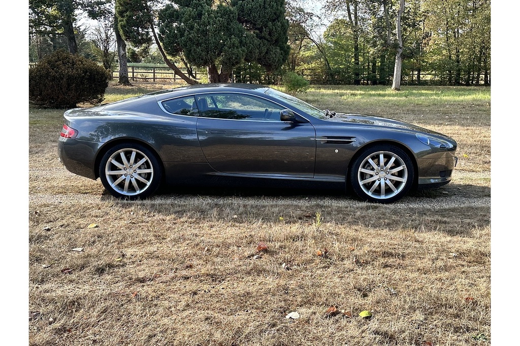 Aston Martin DB9 5.9L Null Silver #28