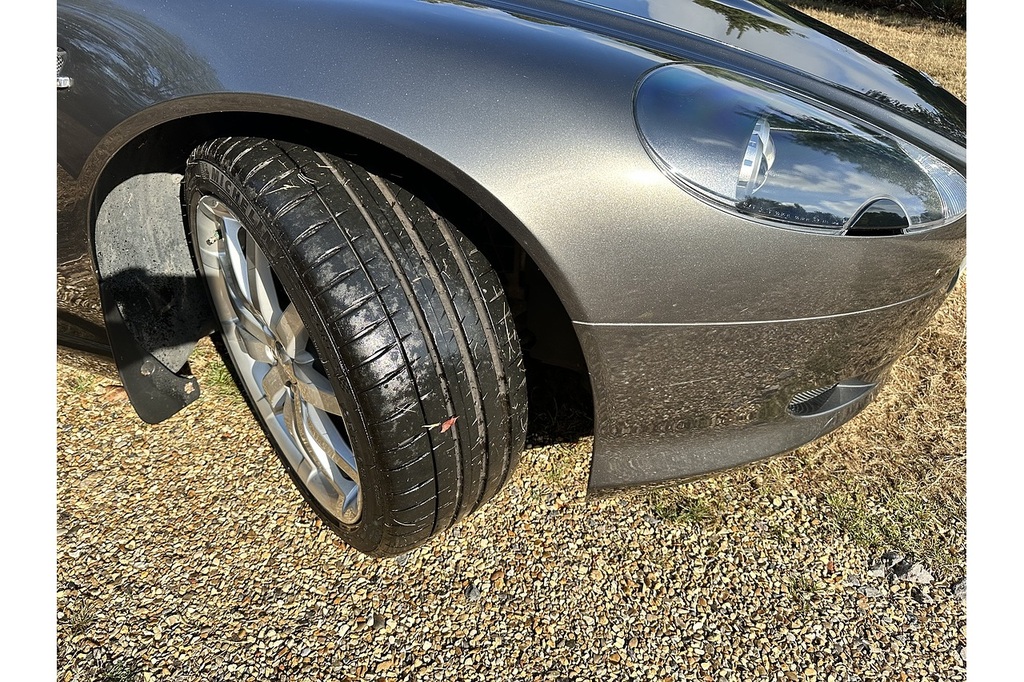 Aston Martin DB9 5.9L Null Silver #9