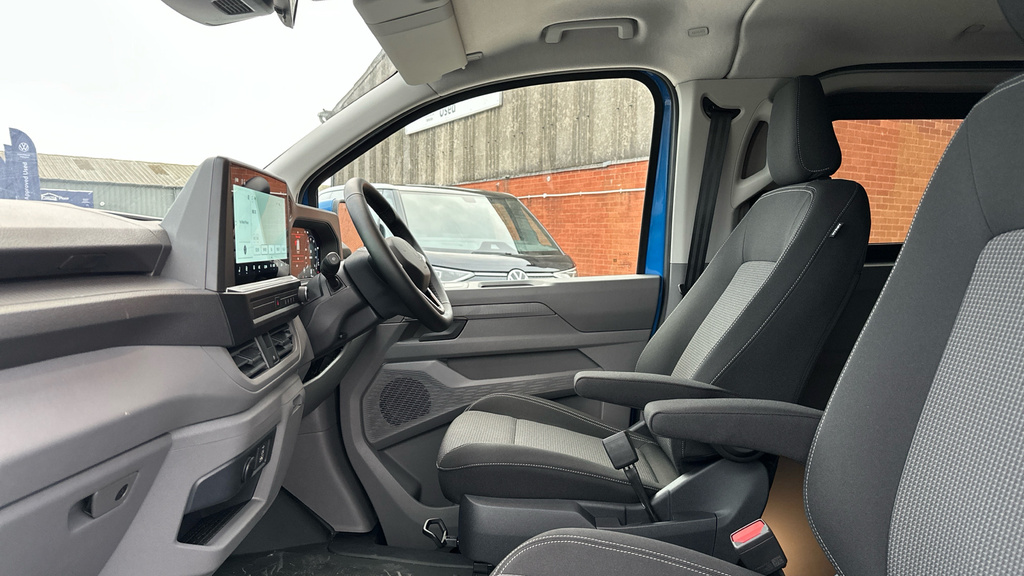 Audi A8 Volkswagen Transporter T32 Swb Elect 160Kw 65Kwh C Blue #2