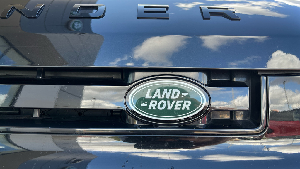 Land Rover Defender 3L Hse Black #59
