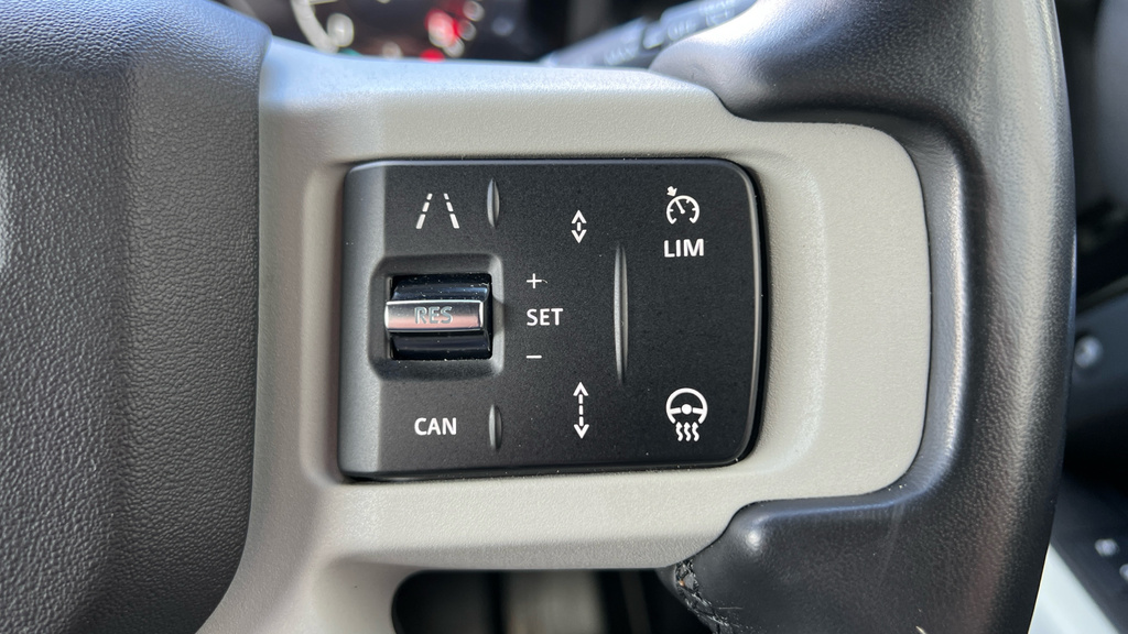 Land Rover Defender 3L Hse Black #39