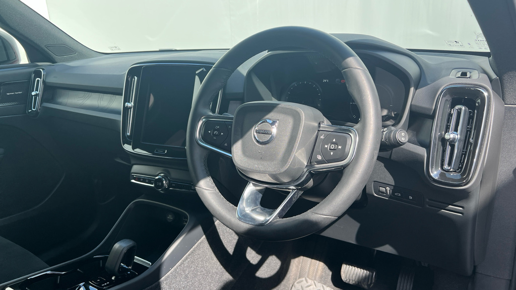 Volvo XC40 Xc40 1.5 T5 Recharge Phev Ultimate Dark Red #4