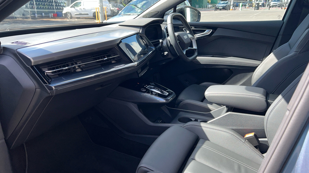 Audi Q4 E Tron Q4 210Kw 45 82Kwh Black Edition Blue #2