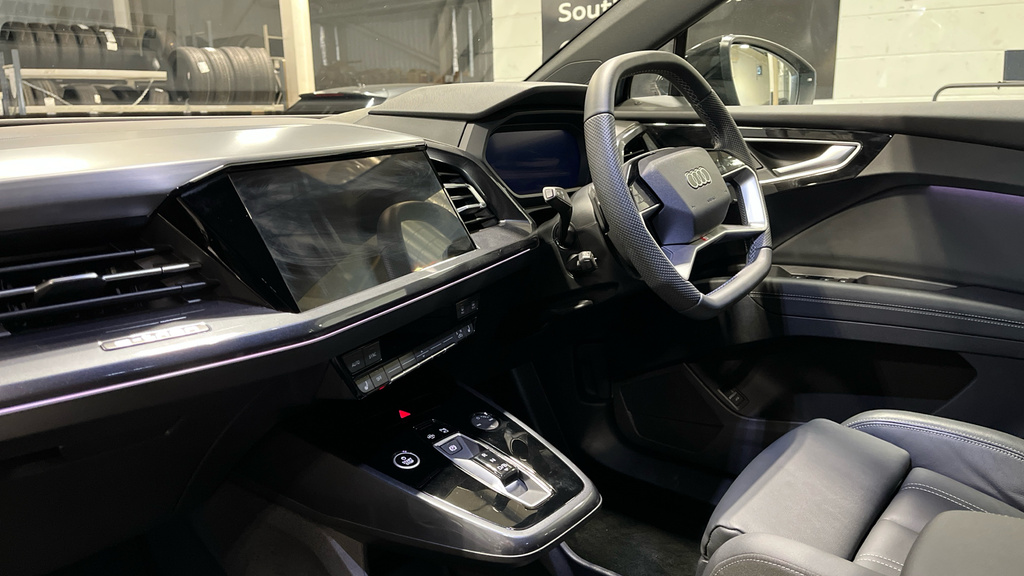 Audi Q4 E Tron Q4 210Kw 45 82Kwh Black Edition KS75AUP Black #2