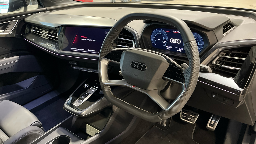 Audi Q4 E Tron Q4 210Kw 45 82Kwh Black Edition KS75AUP Black #6