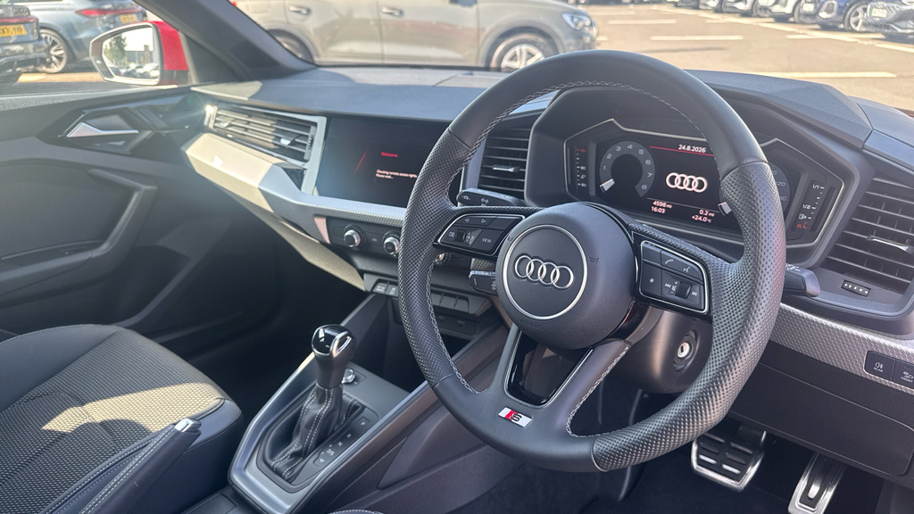 Audi A1 A1 35 Tfsi S Line S Tronic DK75WPV Red #6
